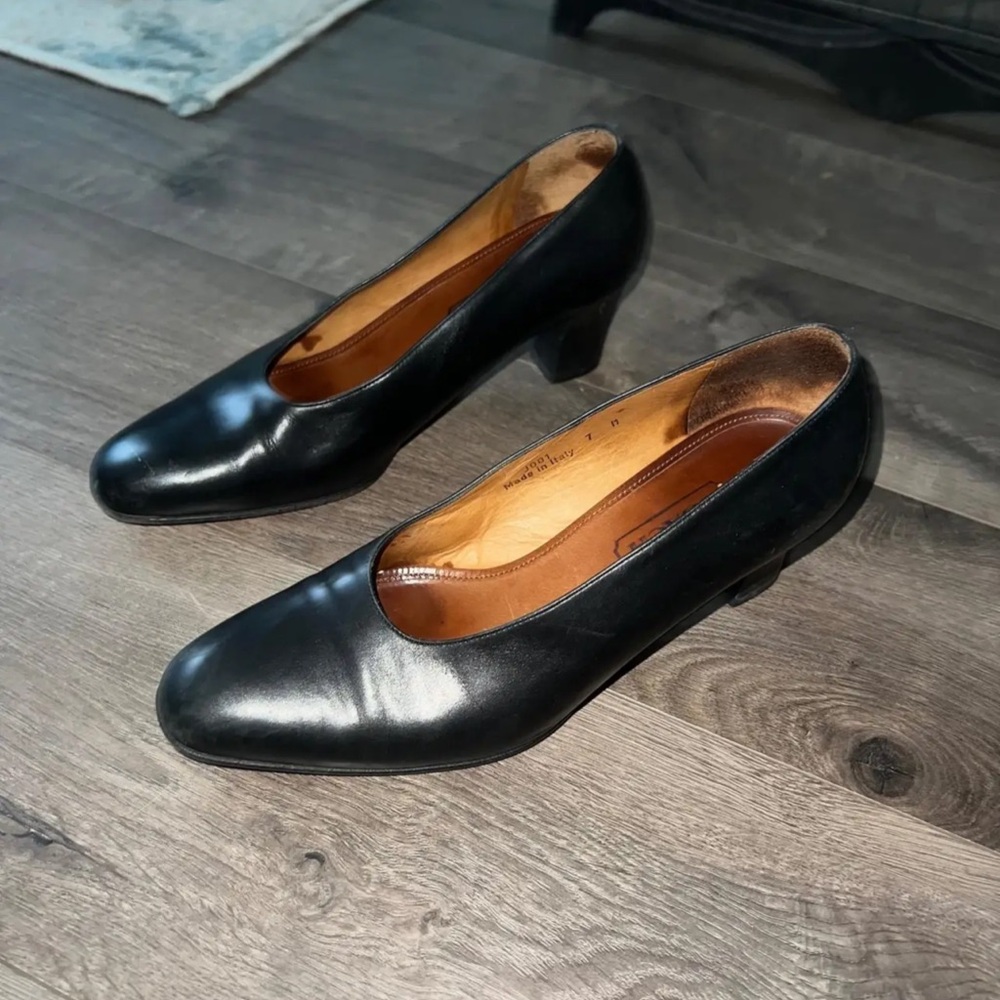 Vintage Coach pumps (7)